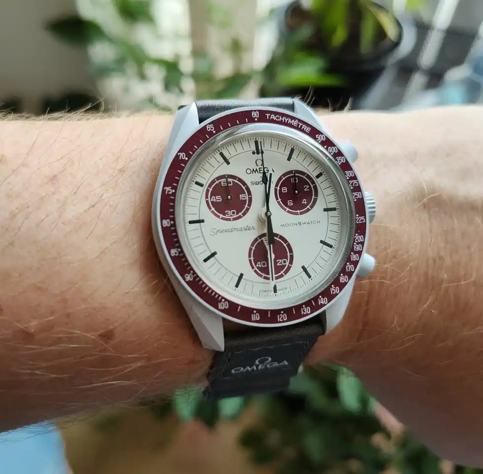 Montre Biocéramique Omega & Swatch pour Homme